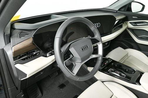 2025 Audi Q6 e-tron Premium Plus quattro