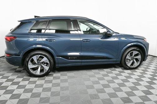 2025 Audi Q6 e-tron Premium Plus quattro