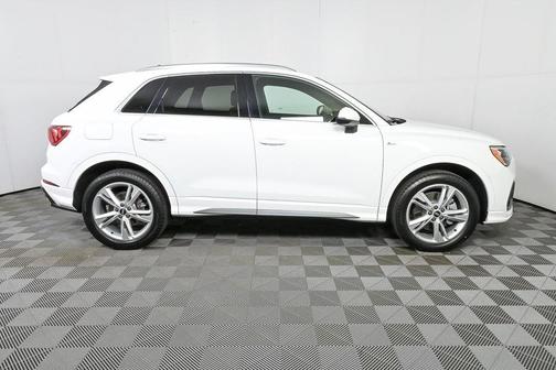 2022 Audi Q3 45 S line Premium