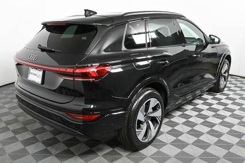 2025 Audi Q6 e-tron Premium quattro