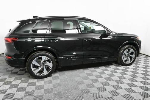 2025 Audi Q6 e-tron Premium quattro