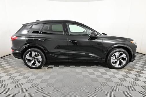 2025 Audi Q6 e-tron Premium Plus quattro