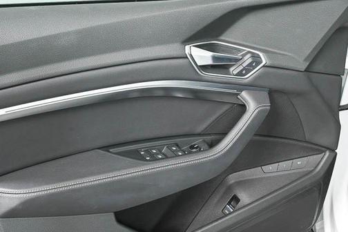 2023 Audi e-tron Premium quattro