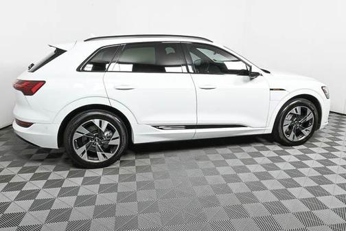 2023 Audi e-tron Premium quattro