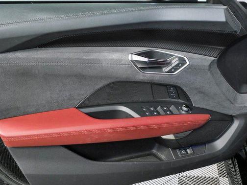 Mythos Black Metallic 2024 Audi RS e-tron GT quattro