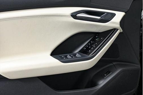 2025 Audi Q6 e-tron Premium