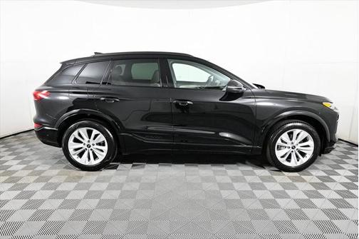 2025 Audi Q6 e-tron Premium