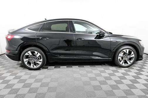 2022 Audi Q3 45 S line Premium
