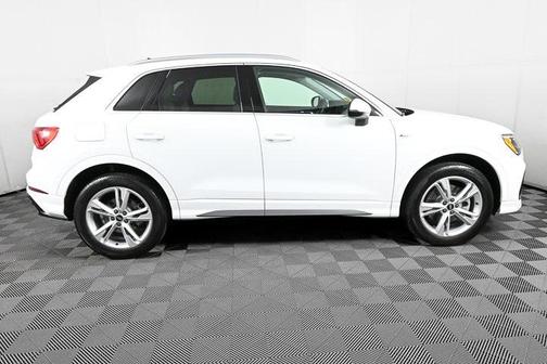 2022 Audi Q3 45 S line Premium