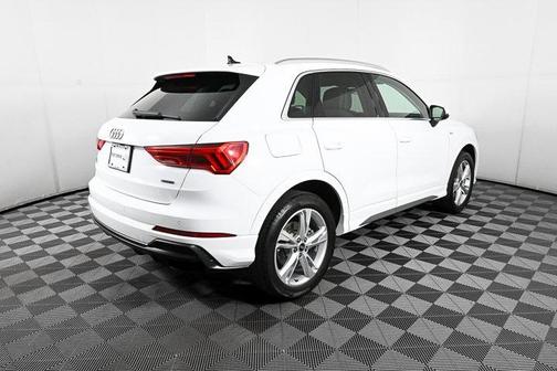 2022 Audi Q3 45 S line Premium