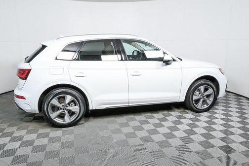 2022 Audi Q5 40 Premium Plus
