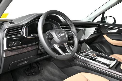 2025 Audi Q7 55 Premium Plus