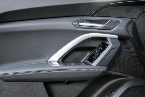 2025 Audi Q5 Premium TFSI quattro S tronic