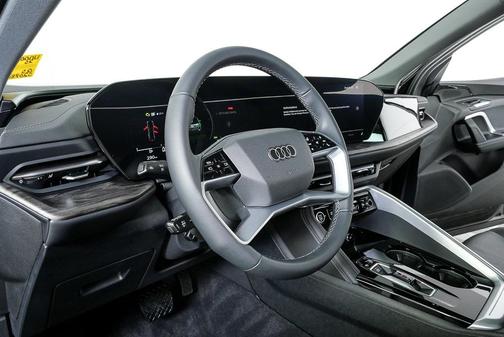 2025 Audi Q5 Premium TFSI quattro S tronic