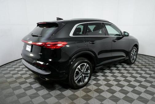 2025 Audi Q5 Premium TFSI quattro S tronic