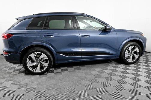 2025 Audi Q6 e-tron Premium quattro