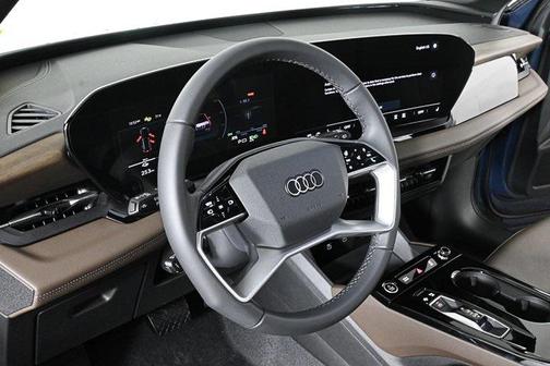 2025 Audi Q6 e-tron Premium quattro