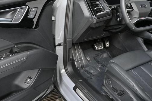 2024 Audi Q4 e-tron Sportback Premium Plus 55 quattro