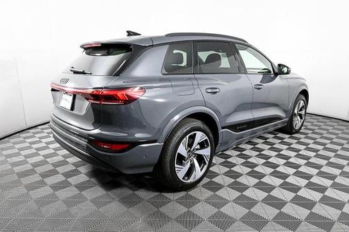 2025 Audi Q6 e-tron Premium Plus quattro