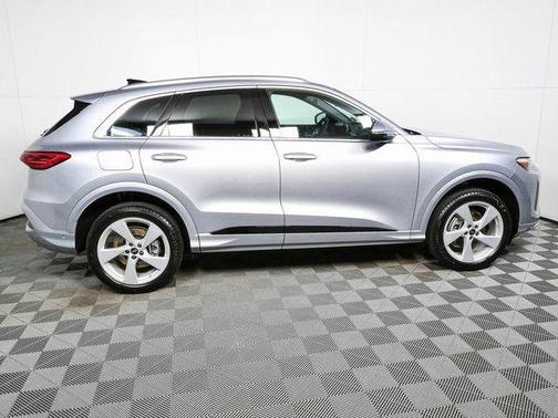 Florett Silver Metallic 2026 Audi Q5 Premium Plus TFSI quattro S tronic