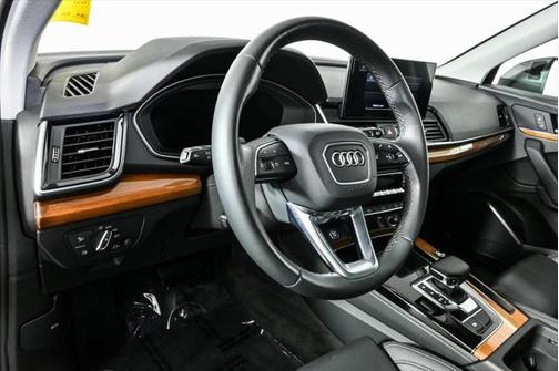 2022 Audi Q5 45 S line Premium Plus