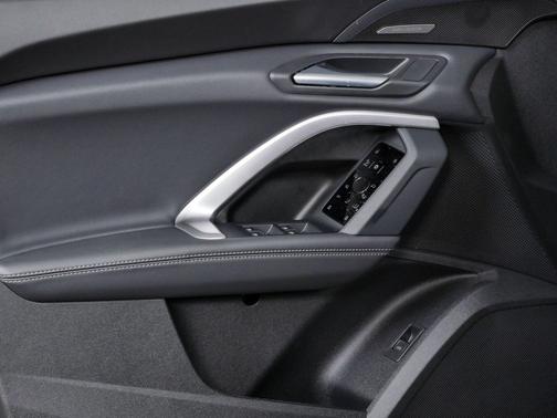 Mythos Black Metallic 2026 Audi Q5 Premium Plus TFSI quattro S tronic