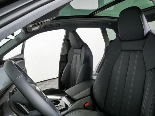 Mythos Black Metallic 2026 Audi Q5 Premium Plus TFSI quattro S tronic