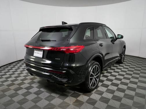 Mythos Black Metallic 2026 Audi Q5 Premium Plus TFSI quattro S tronic