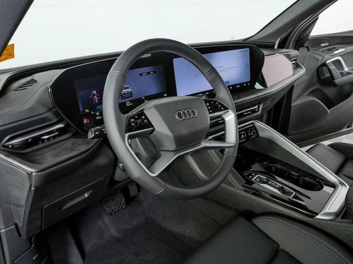 Mythos Black Metallic 2026 Audi Q5 Premium Plus TFSI quattro S tronic