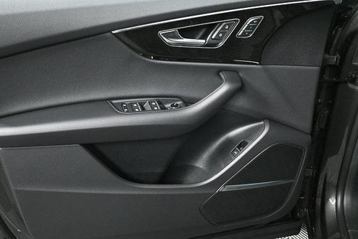 2026 Audi Q8 55 Premium