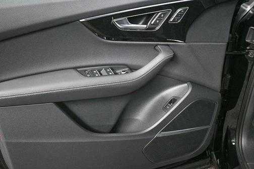 2025 Audi Q7 45 Premium Plus