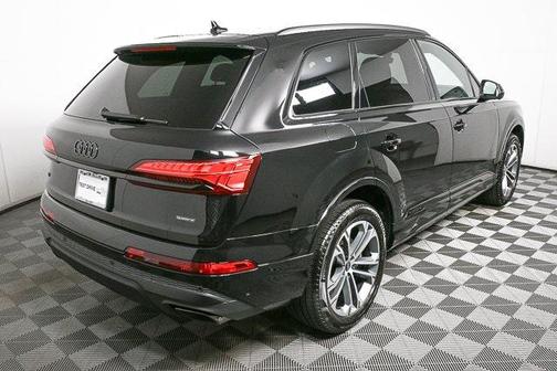 2025 Audi Q7 45 Premium Plus