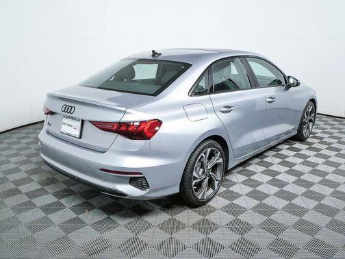 Florett Silver Metallic 2023 Audi A3 Premium