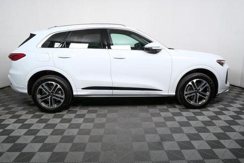 2025 Audi Q5 Premium TFSI quattro S tronic