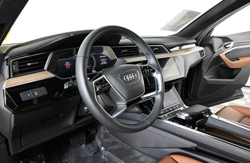 2024 Audi Q8 e-tron Premium