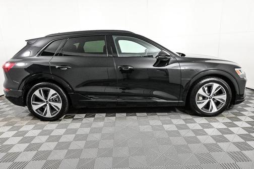 2024 Audi Q8 e-tron Premium
