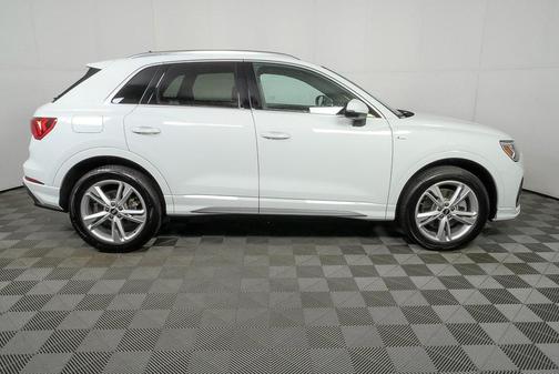 2024 Audi Q3 45 S line Premium Plus
