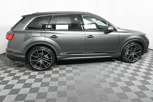 2025 Audi Q7 55 Premium Plus