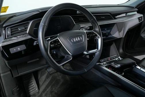 2021 Audi e-tron Premium