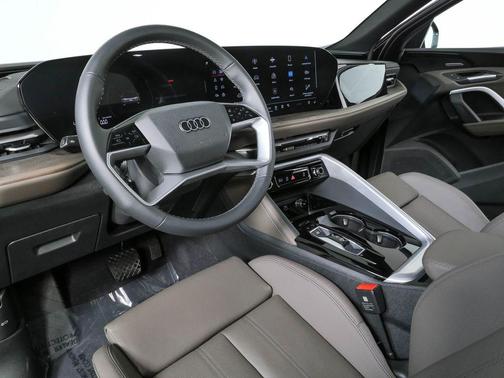 Tambora Gray Metallic 2025 Audi Q5 Premium Plus TFSI quattro S tronic