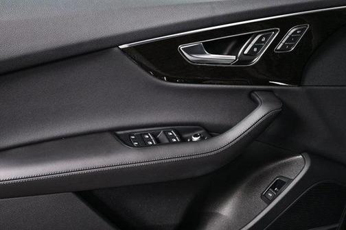 2023 Audi Q7 55 Premium Plus