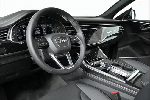 2025 Audi Q8 55 Premium Plus