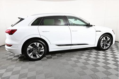 2023 Audi e-tron Premium Plus quattro