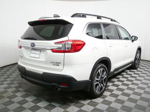 Crystal White Pearl 2025 Subaru Ascent Limited 8-Passenger