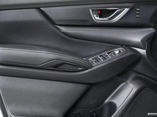 Crystal White Pearl 2025 Subaru Ascent Limited 8-Passenger