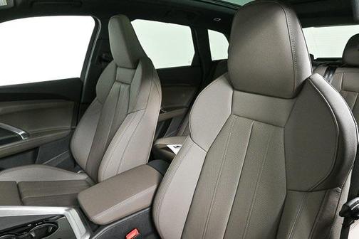 2025 Audi Q5 Premium Plus