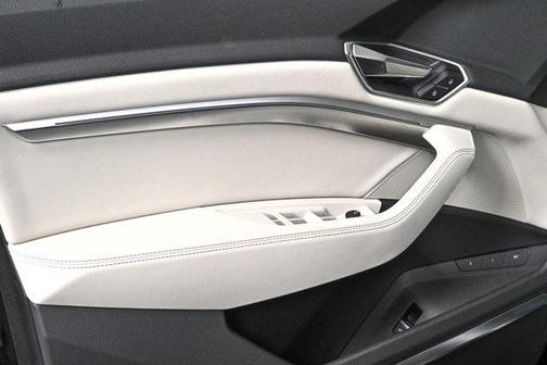 2024 Audi Q8 e-tron Premium Plus