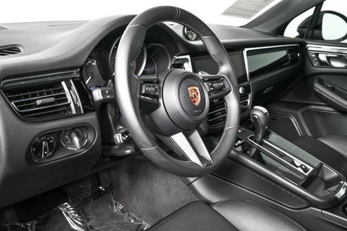 2023 Porsche Macan T