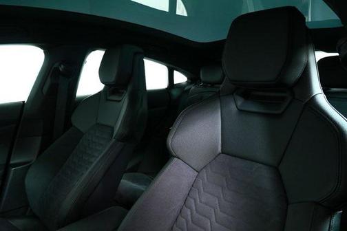 2022 Audi e-tron GT Premium Plus