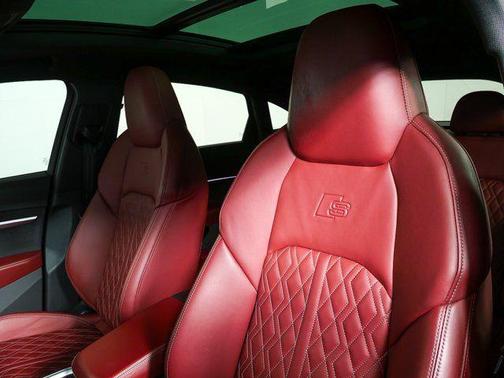 Daytona Gray Pearl Effect 2023 Audi e-tron S Sportback Premium Plus quattro